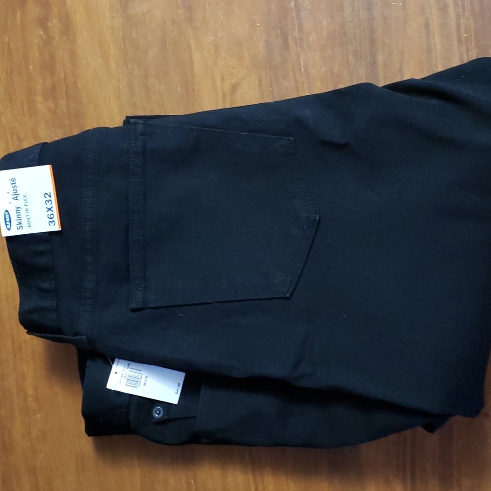Old navy skinny jeans size 36 black.